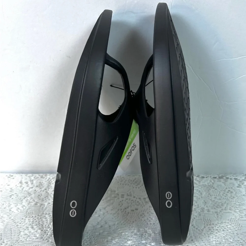 New Oofos MEN'S OORIGINAL Flip Flop Style SANDALs - BLACK / Size US 9 / EU 42